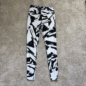 Nike black and white abstract leggings
